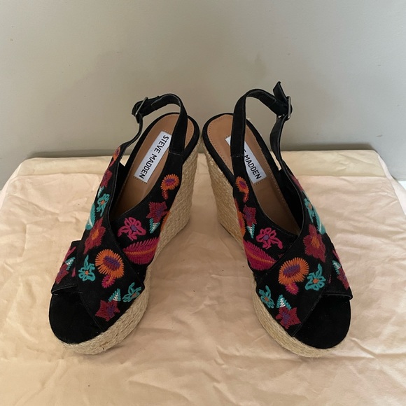 Steve Madden Platform Sandals - Picture 5 of 7